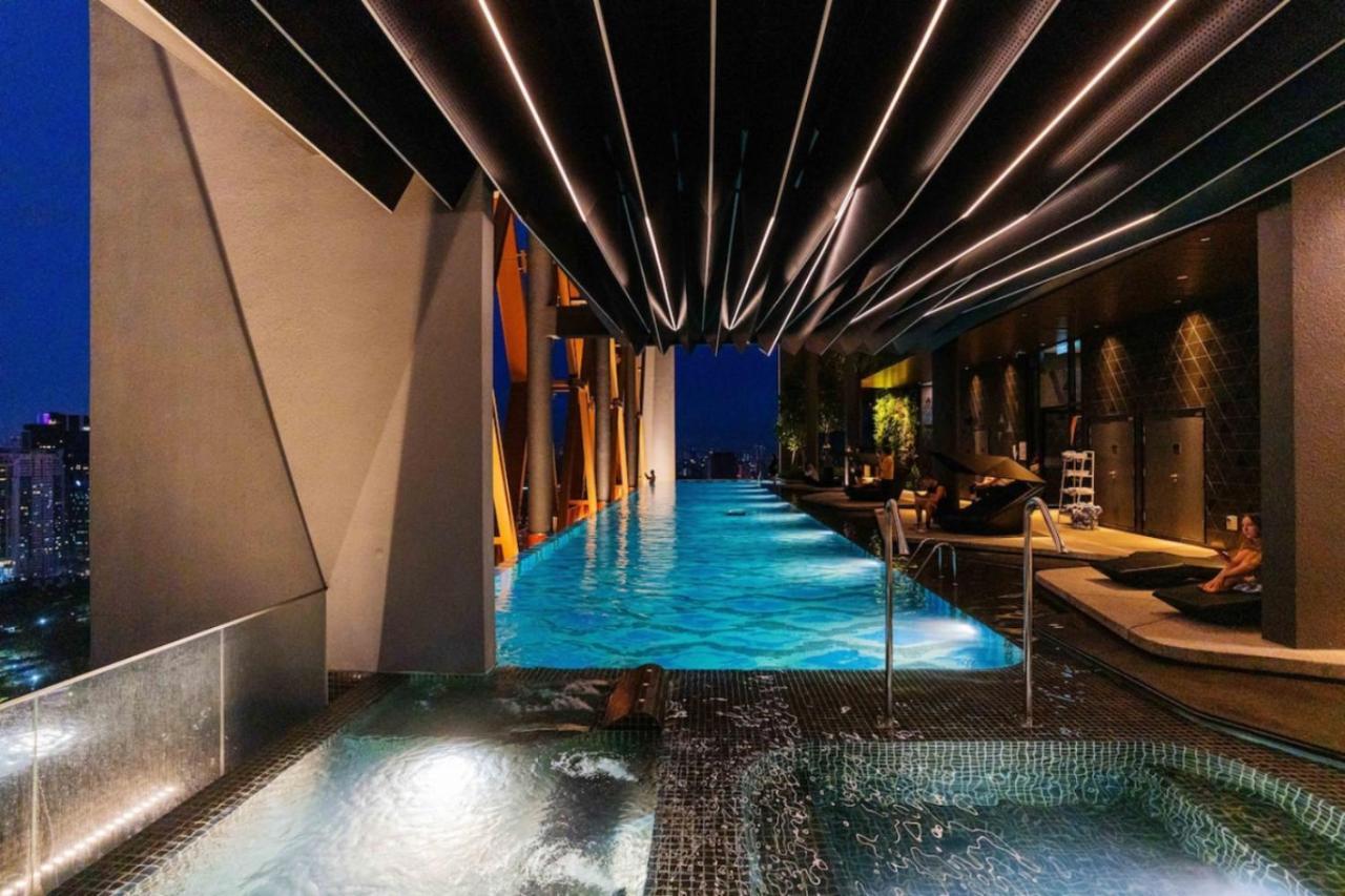 Scarletz Suites Klcc Twin Tower By Purple Orchid クアラルンプール エクステリア 写真