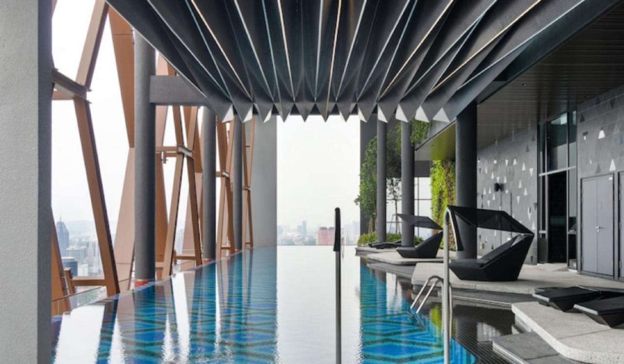 Scarletz Suites Klcc Twin Tower By Purple Orchid クアラルンプール エクステリア 写真