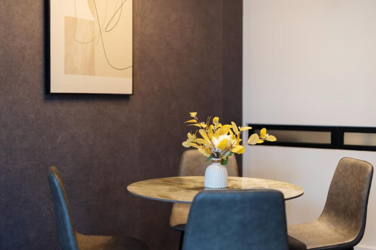 Scarletz Suites Klcc Twin Tower By Purple Orchid クアラルンプール エクステリア 写真