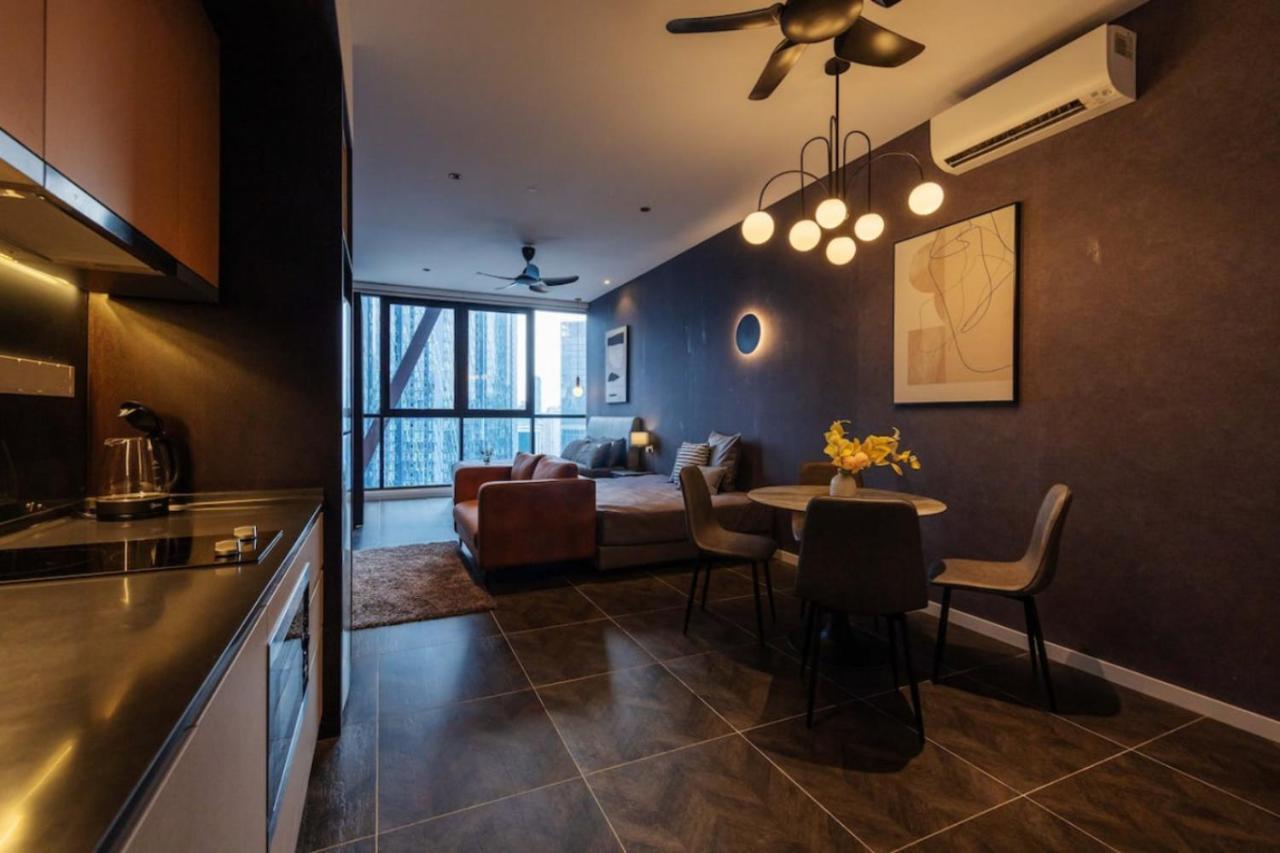 Scarletz Suites Klcc Twin Tower By Purple Orchid クアラルンプール エクステリア 写真