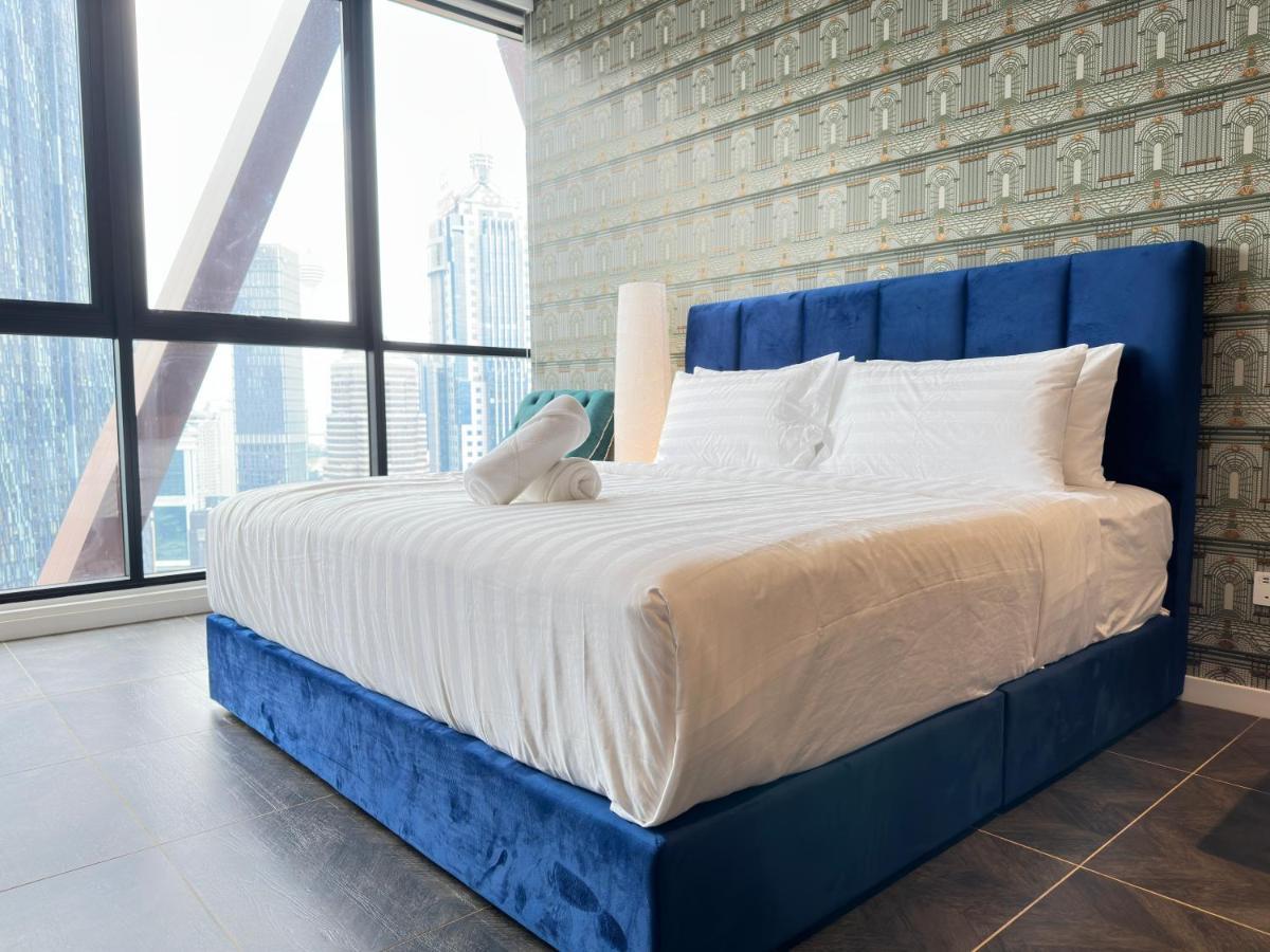 Scarletz Suites Klcc Twin Tower By Purple Orchid クアラルンプール エクステリア 写真