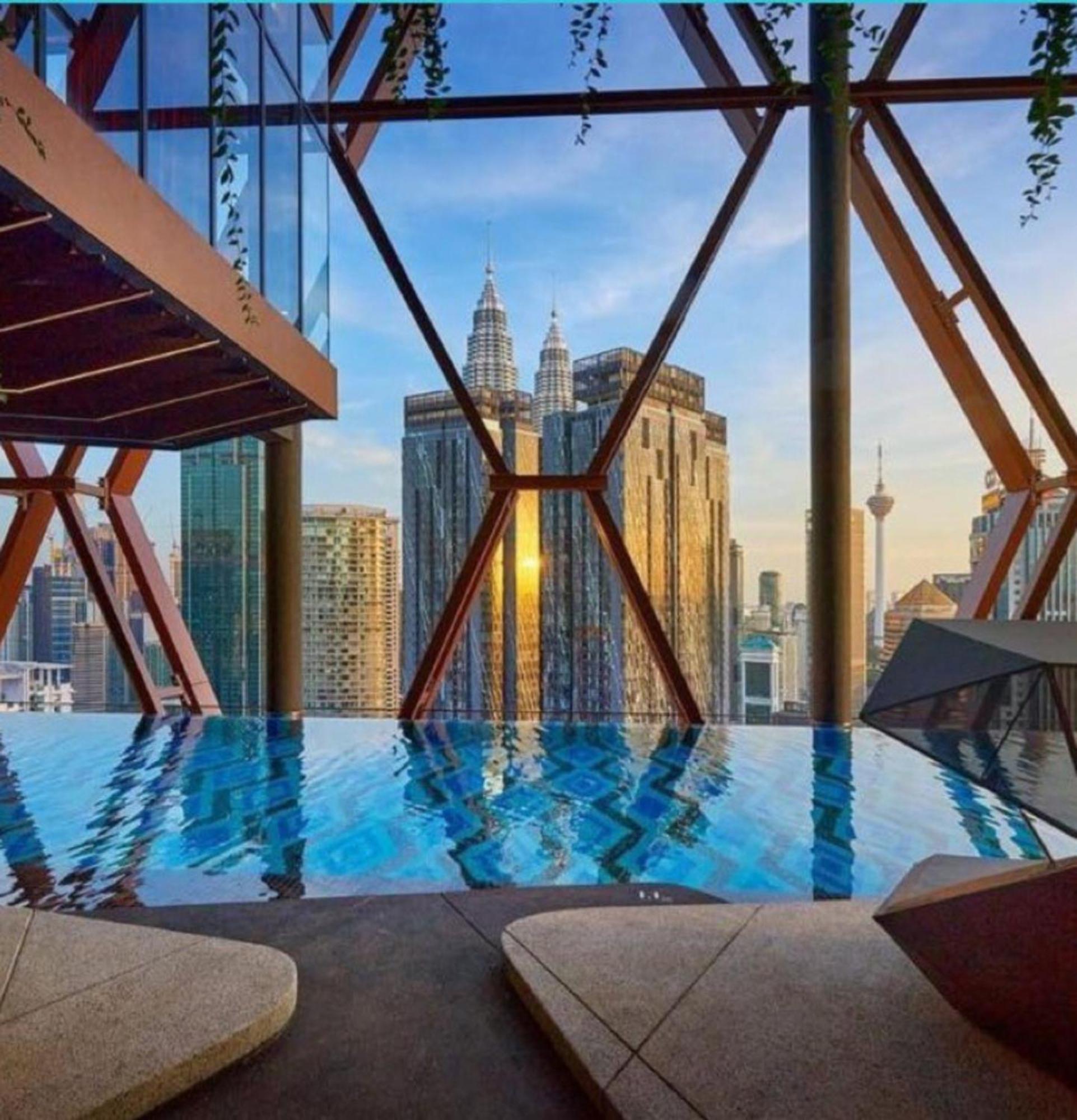 Scarletz Suites Klcc Twin Tower By Purple Orchid クアラルンプール エクステリア 写真