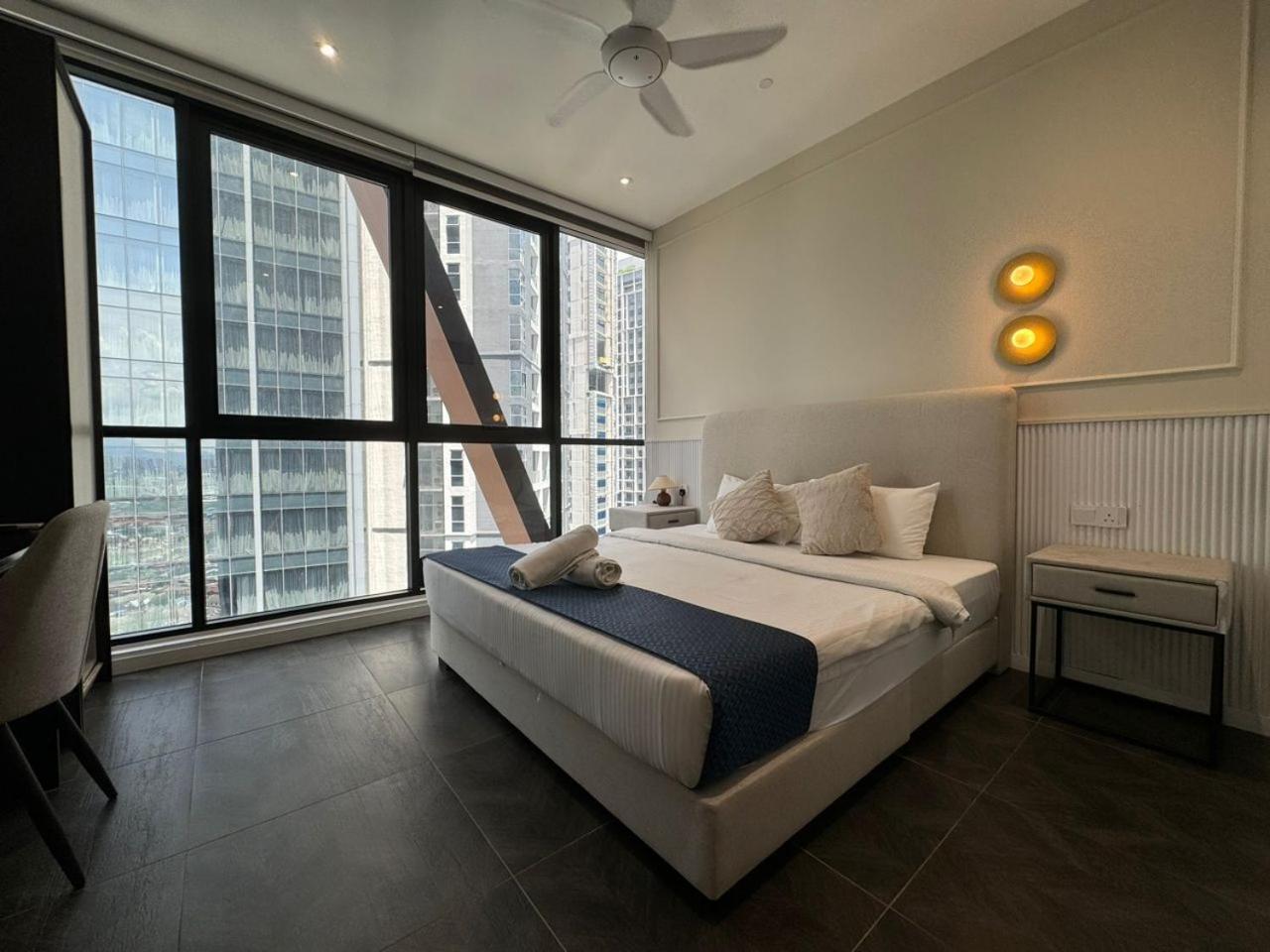 Scarletz Suites Klcc Twin Tower By Purple Orchid クアラルンプール エクステリア 写真