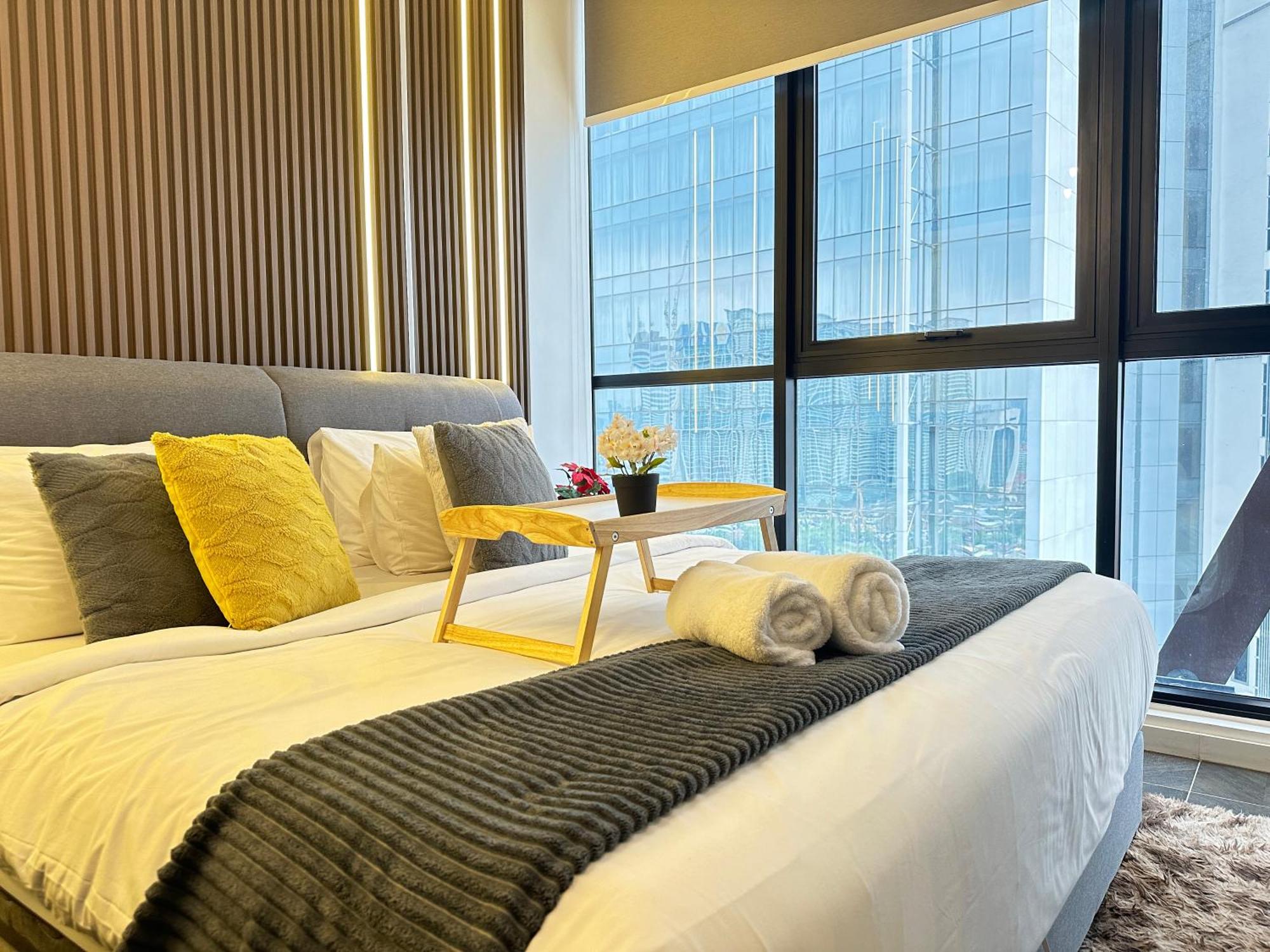 Scarletz Suites Klcc Twin Tower By Purple Orchid クアラルンプール エクステリア 写真