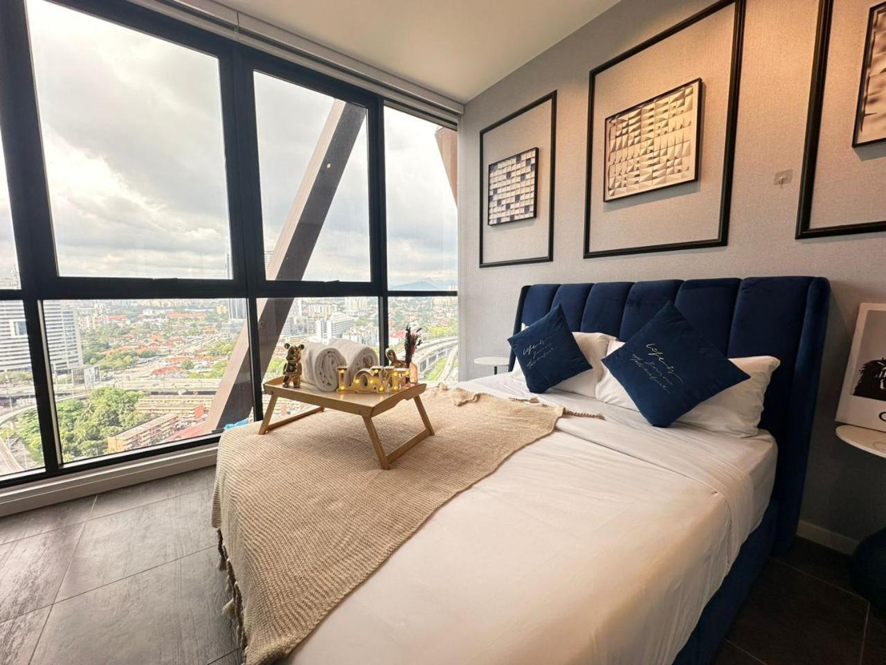 Scarletz Suites Klcc Twin Tower By Purple Orchid クアラルンプール エクステリア 写真